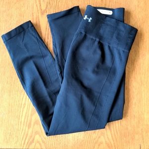 Under Armour Compression Leggings Size xs-s. Perfect for running or skiing!